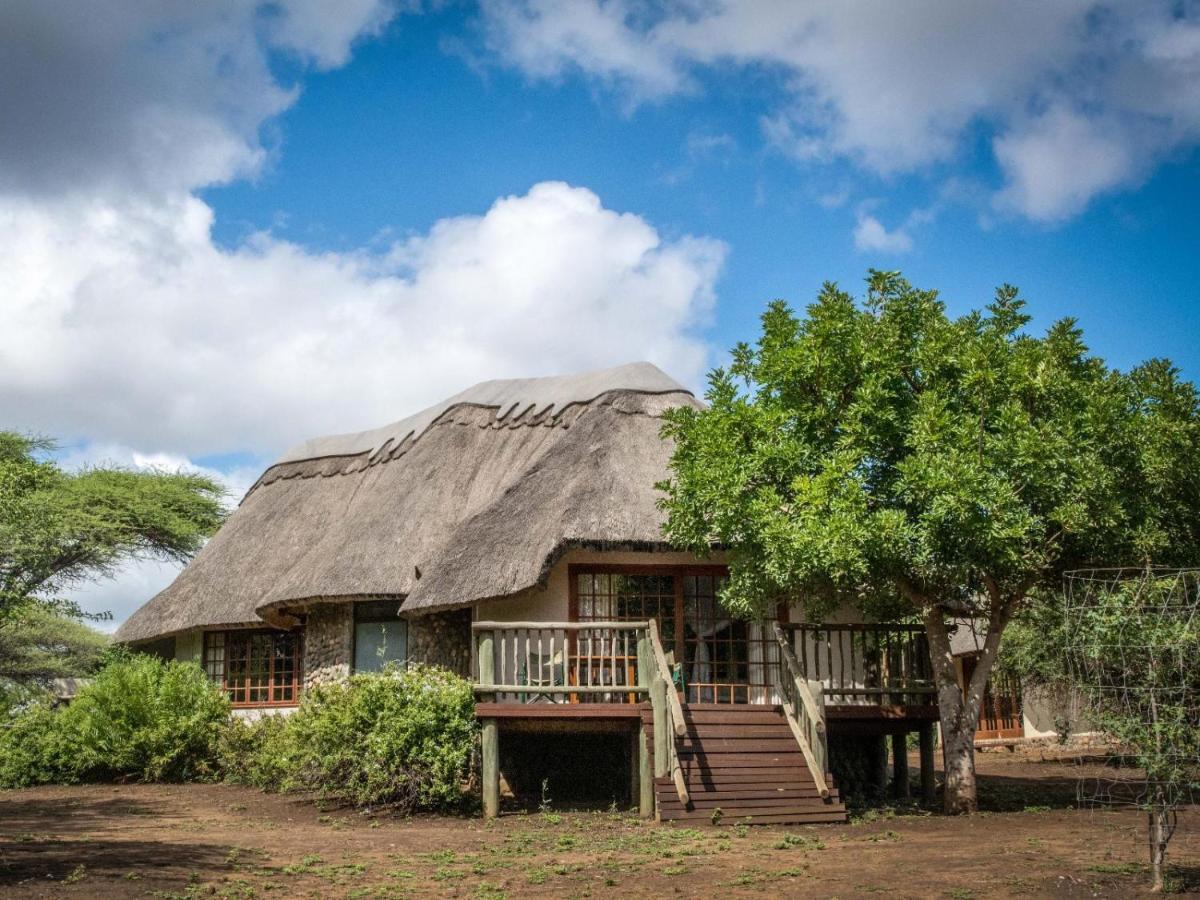 Rhino River Lodge Manyoni Private Game Reserve Exteriör bild