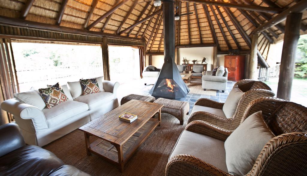Rhino River Lodge Manyoni Private Game Reserve Exteriör bild