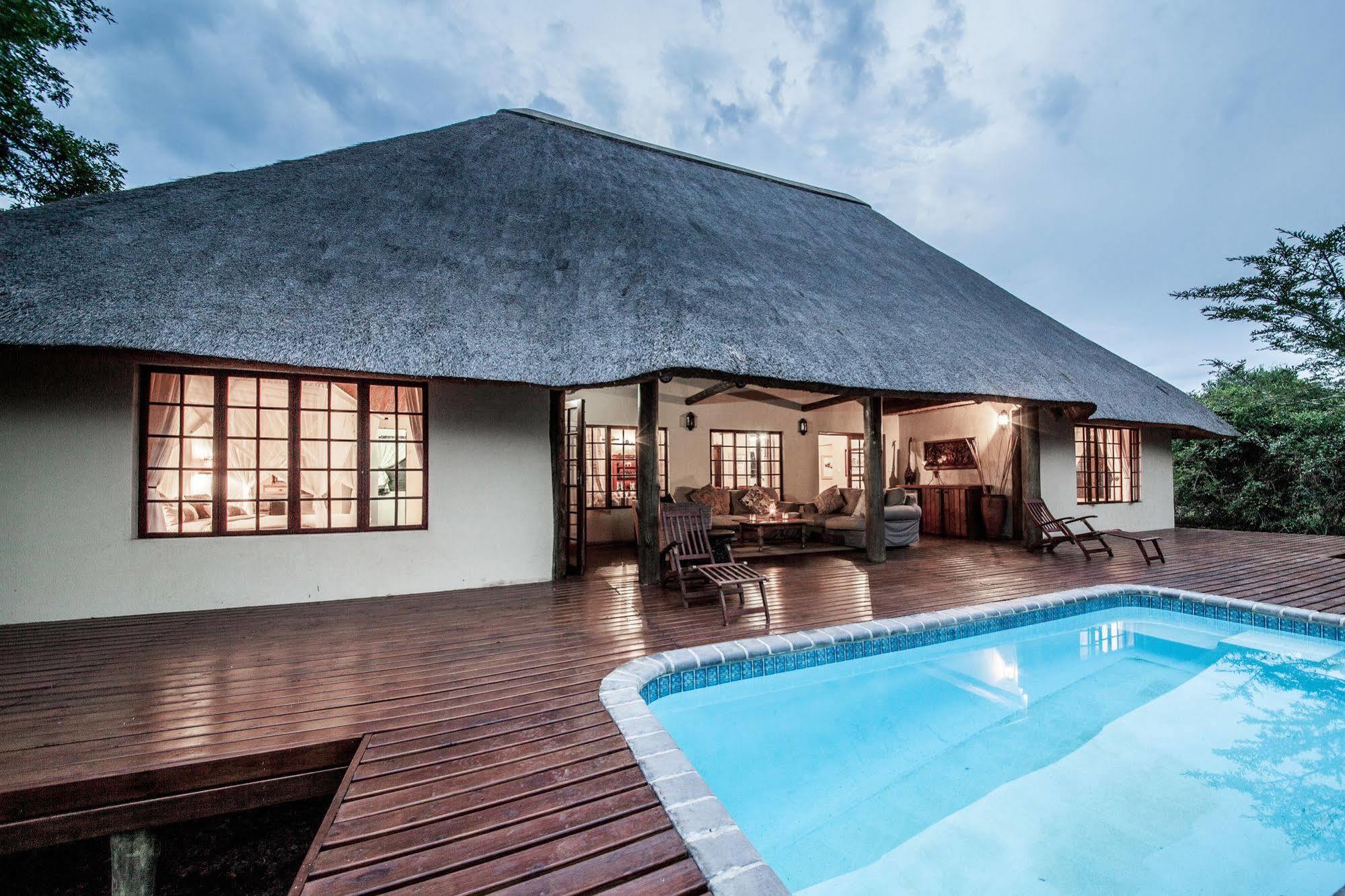 Rhino River Lodge Manyoni Private Game Reserve Exteriör bild